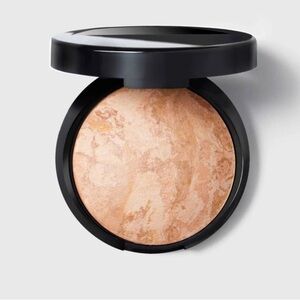 Laura Geller Baked Balance-n-Glow Illuminating Foundation in Fair